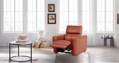 Premium recliner seats, offering unparalleled comfort at Estre.